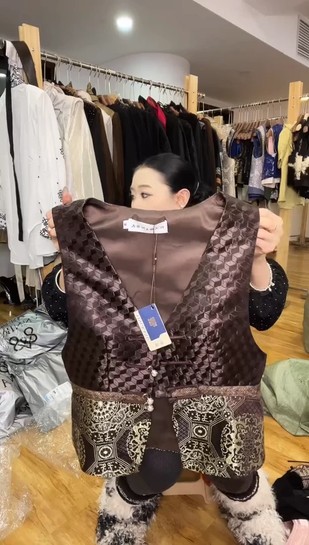 马甲       M码       80-110斤