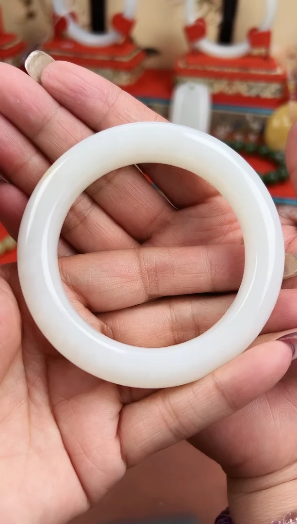 和田玉手镯未镶嵌白玉58mm