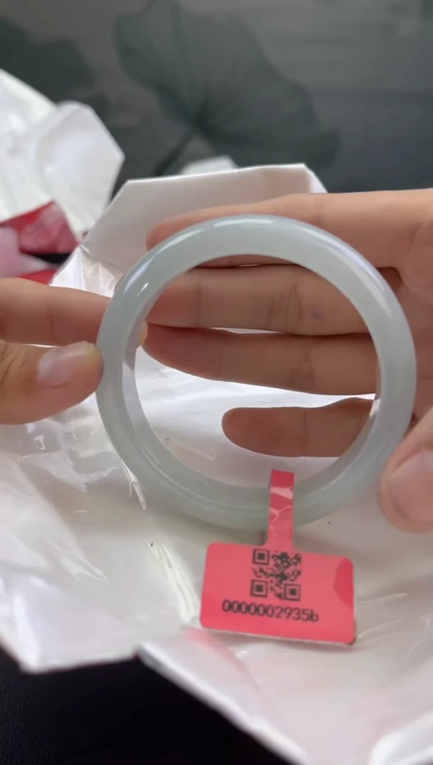 翡翠手镯未镶嵌翡翠手镯3