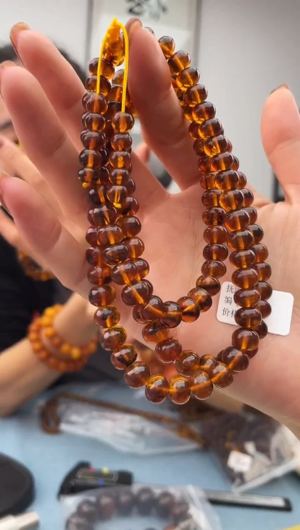 【闪购商品】琥珀珠宝奇石未镶嵌豆油红8+，假一罚十