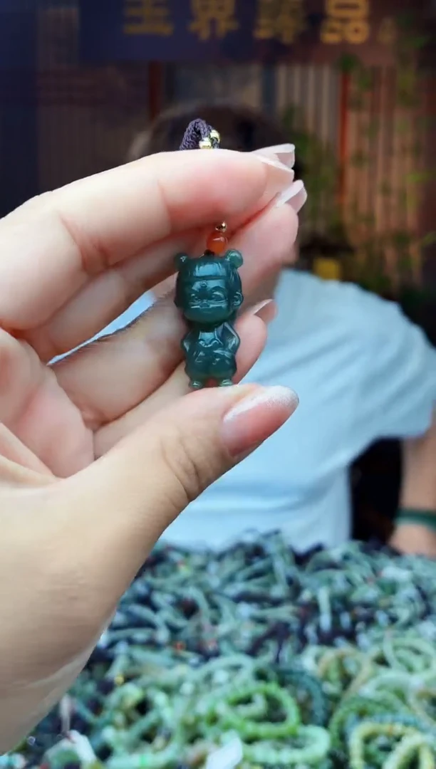 和田玉未镶嵌颈饰拍一发一