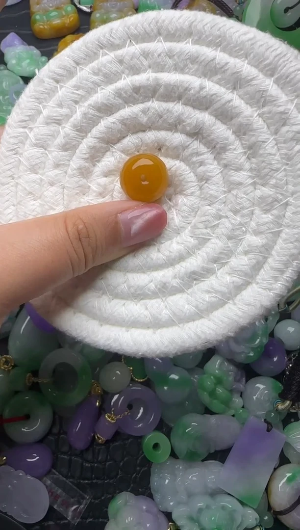 颈饰未镶嵌翡翠缅甸翡翠吊坠