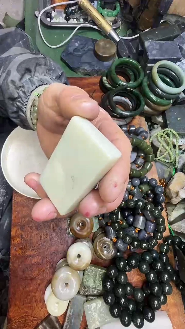 未镶嵌和田玉珠宝半成品1