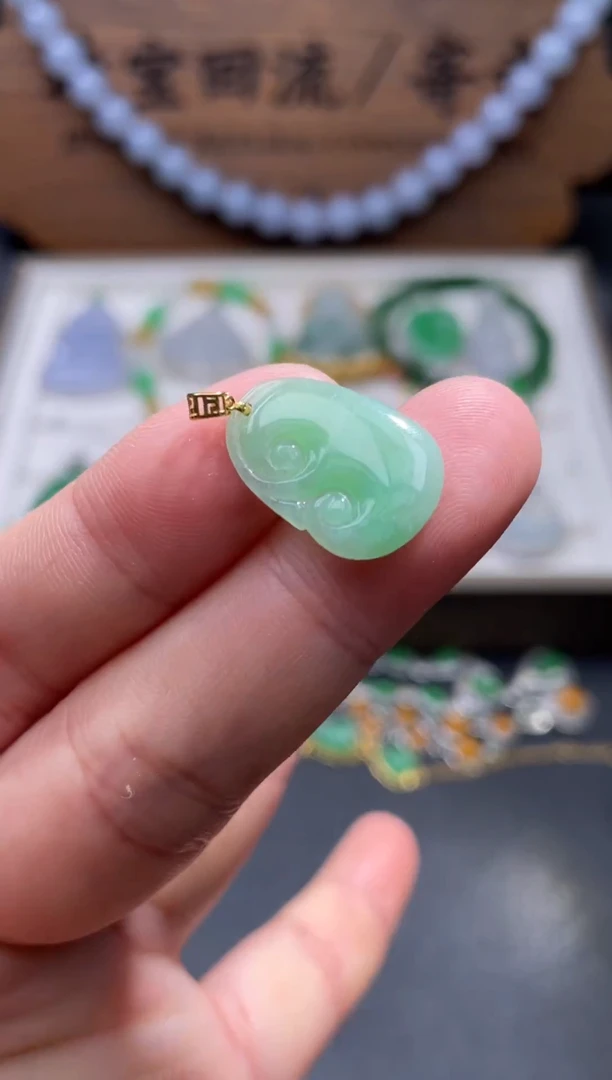 【闪购商品】翡翠颈饰18K金镶嵌20............