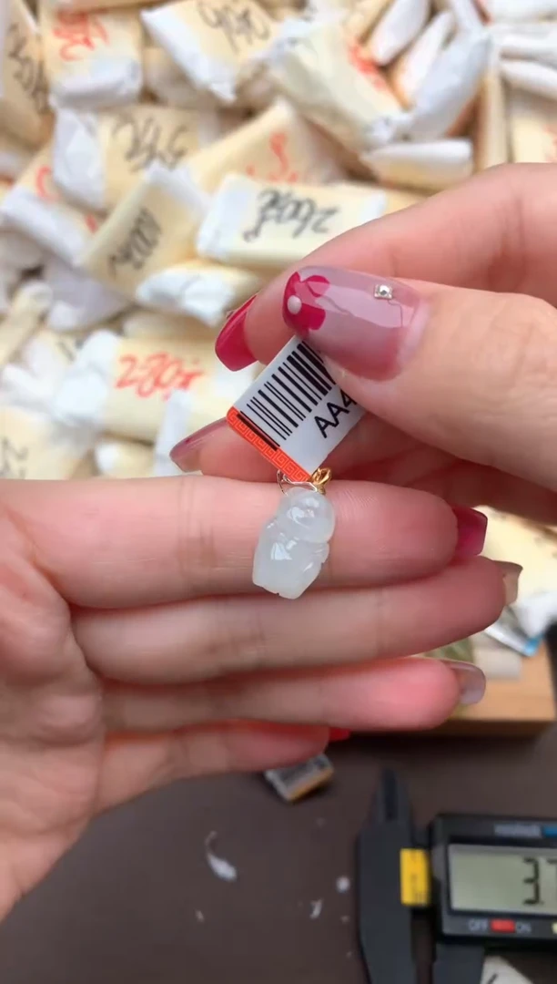 【闪购商品】翡翠挂件未镶嵌    一   