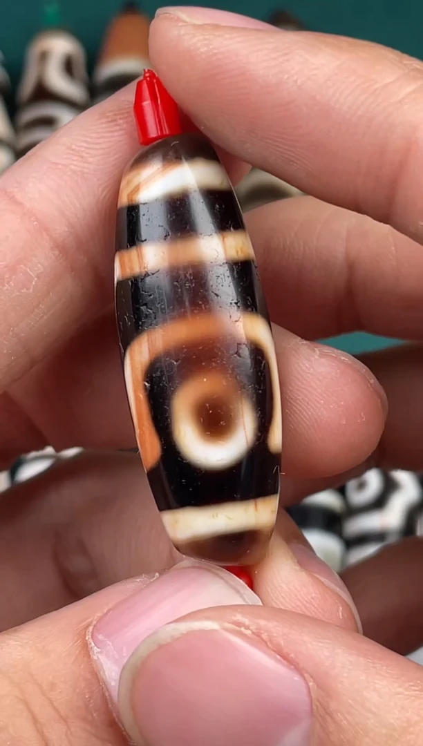 玛瑙/玉髓裸珠38.6*13.7 行运如意二眼图腾