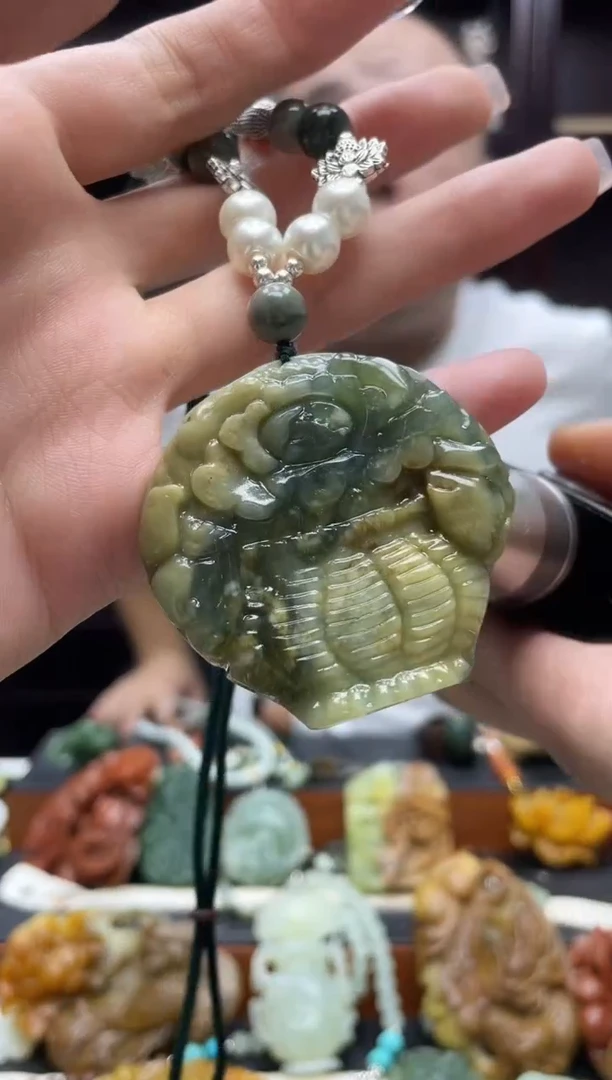 未镶嵌岫玉吊坠·
