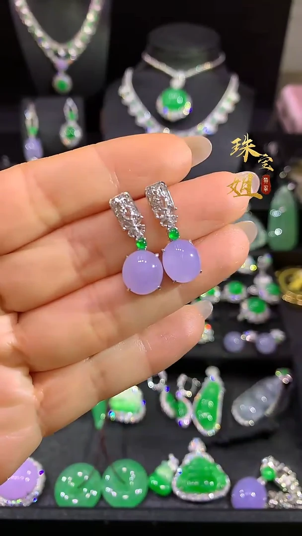 18K金镶嵌翡翠耳饰耳饰
