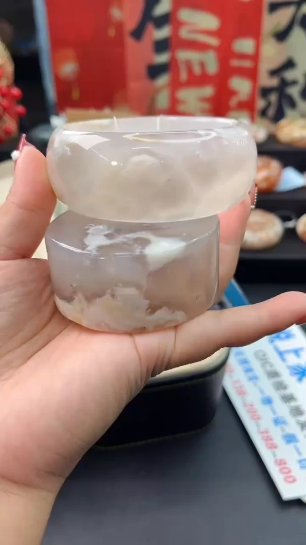 【闪购商品】石英质玉手镯未镶嵌赠送镯心（66圈口）