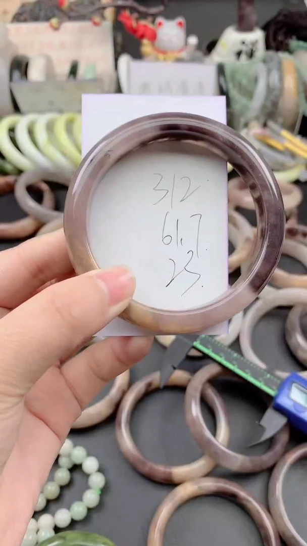 未镶嵌手镯石英质玉312