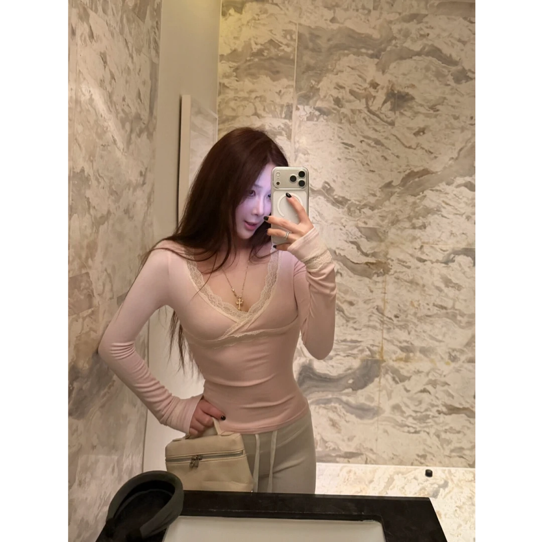 暖韵柔纯色深V领蕾丝花边打底长袖T恤女秋季新款纯欲修身显瘦上衣