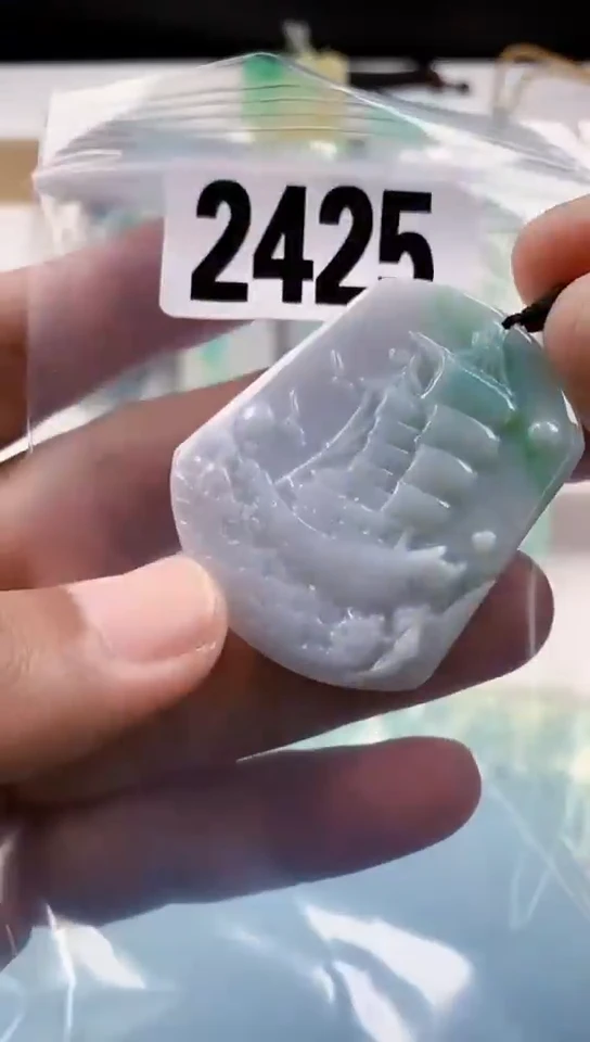 【闪购商品】翡翠挂件未镶嵌天然翡翠吊坠挂件