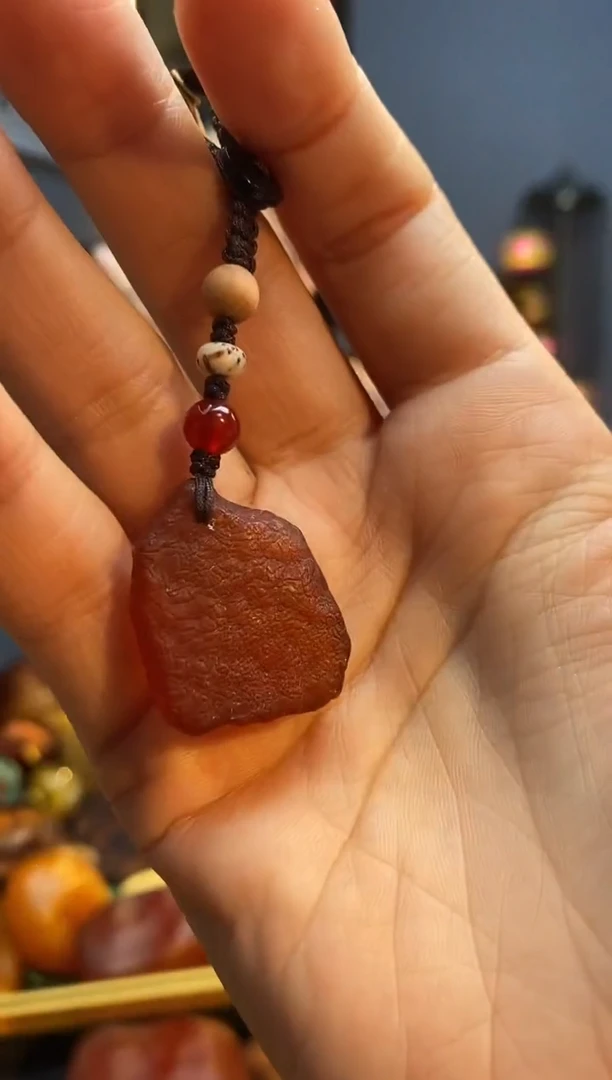 琥珀颈饰未镶嵌吊坠