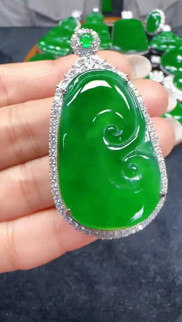 未镶嵌定制翡翠翡翠吊坠81