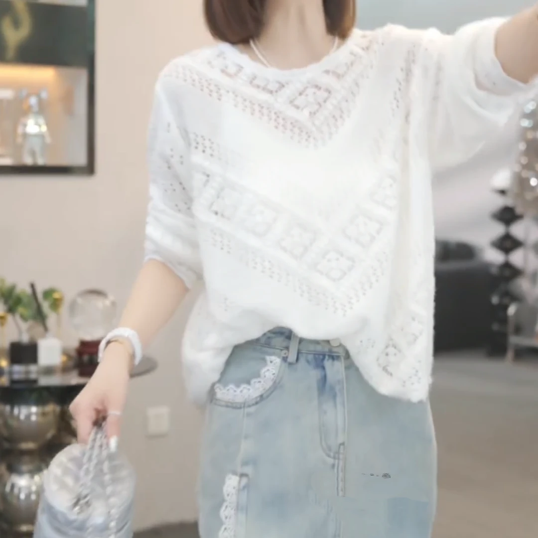 设计感时尚气质镂空长袖蕾丝毛衣女2025春季新款休闲百搭宽松上衣