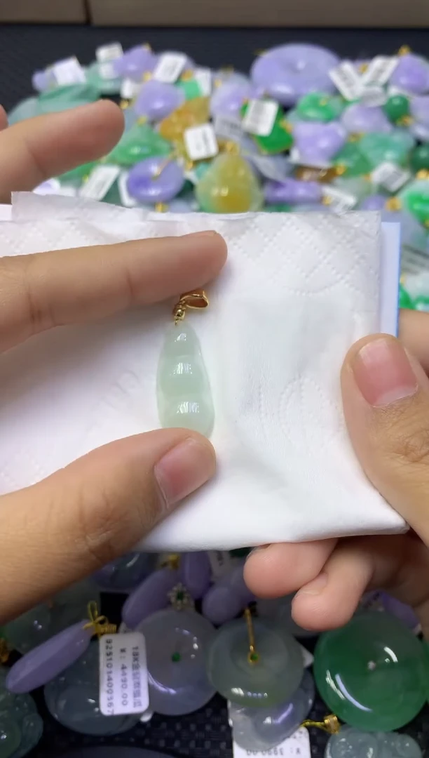 颈饰未镶嵌翡翠天然缅甸翡翠A货