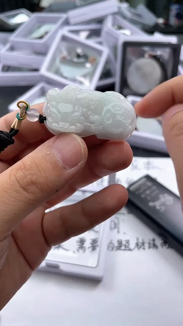 翡翠未镶嵌颈饰..../7/26/ 255