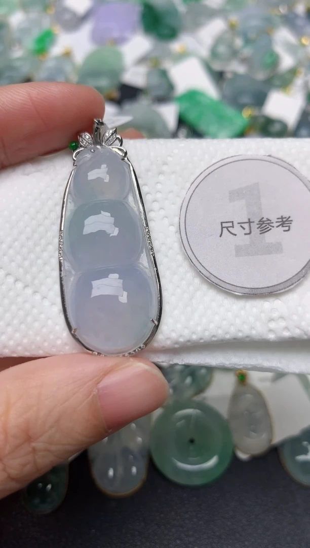 颈饰18K金镶嵌翡翠天然缅甸A货翡翠