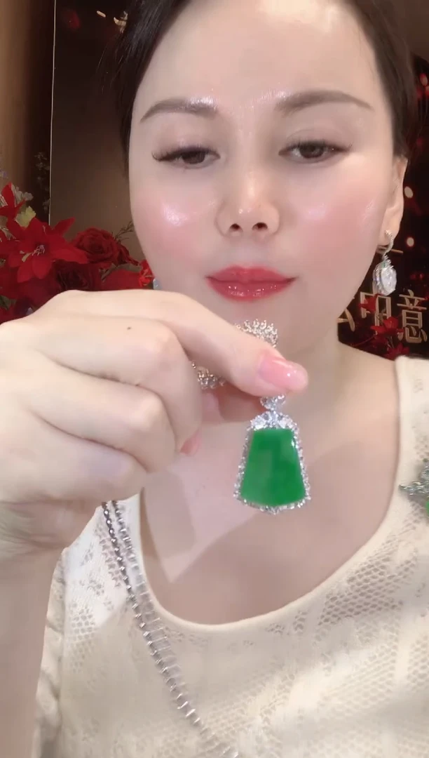 吊坠(不含链)18K金镶嵌翡翠D60