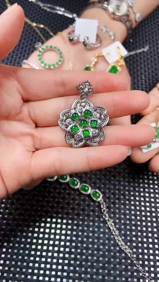 【闪购商品】翡翠吊坠(不含链)未镶嵌11111111