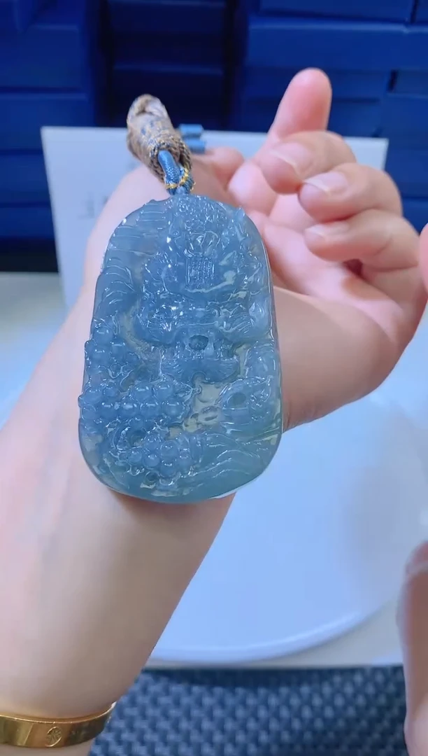 翡翠未镶嵌颈饰1111111111