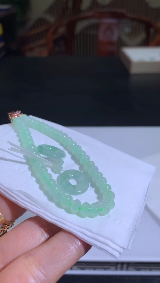 未镶嵌定制翡翠霞*翡翠