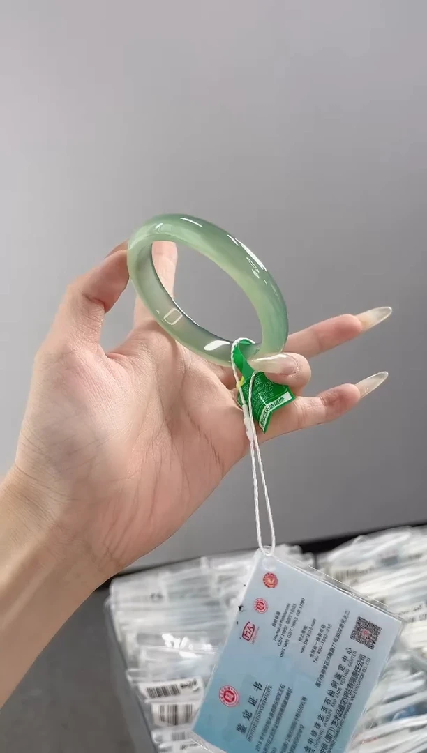 玛瑙/玉髓手镯未镶嵌58圈