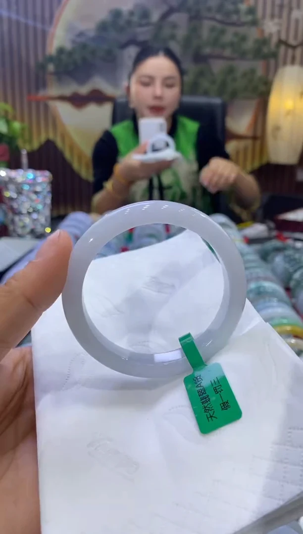 【闪购商品】翡翠手镯未镶嵌多人05616
