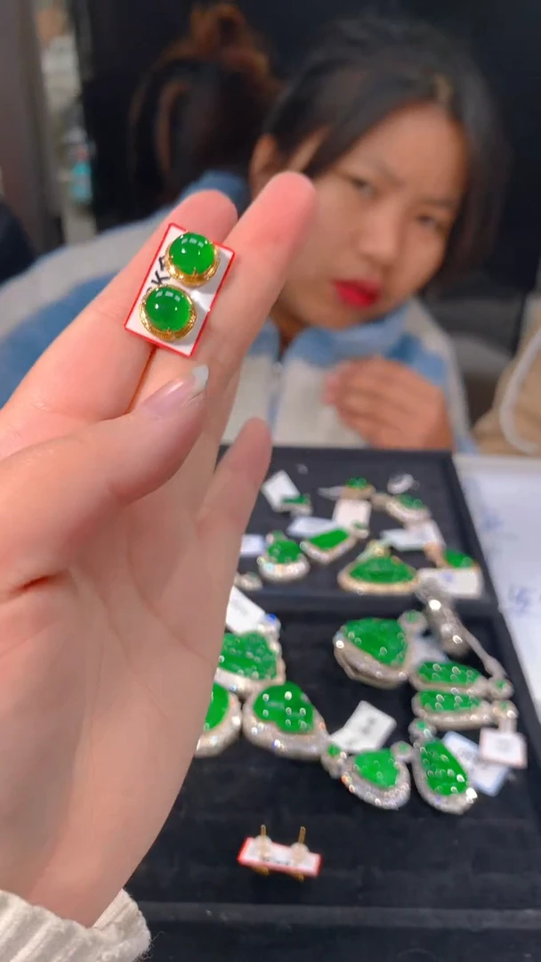 【闪购商品】定制翡翠18K金镶嵌73多样性发货（发其一）