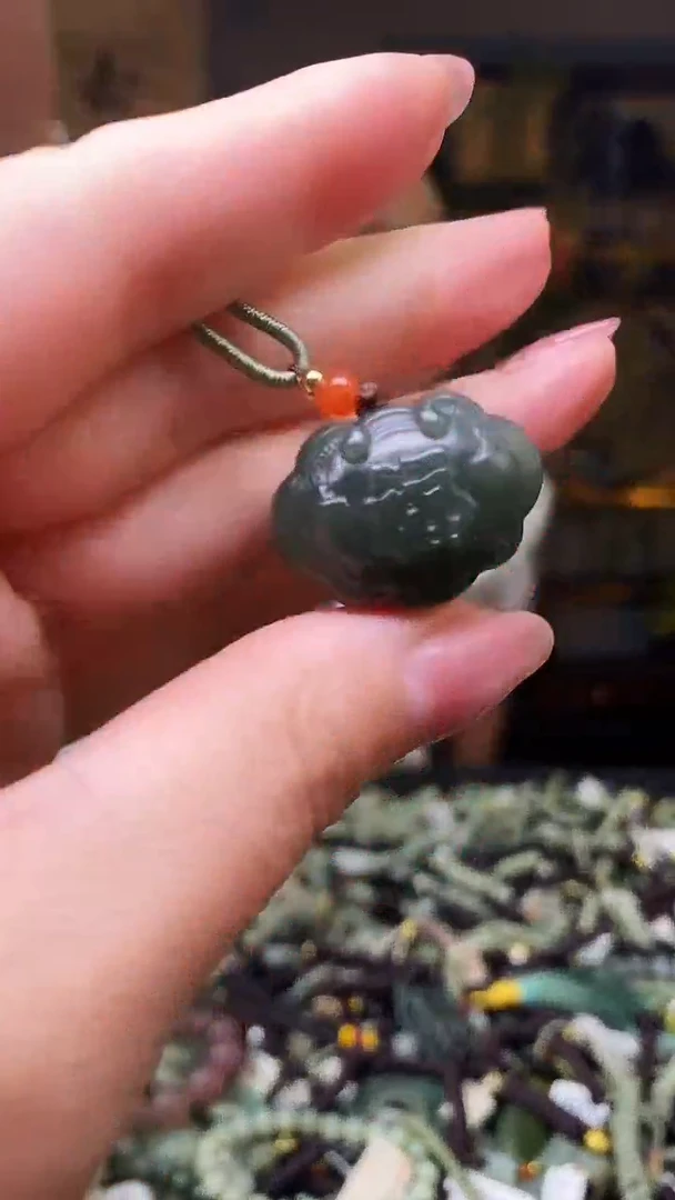 颈饰未镶嵌和田玉多样性发货，拍一发一