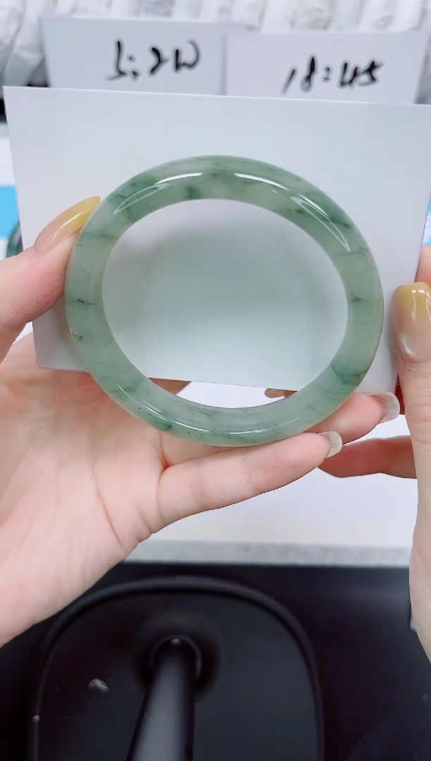 石英质玉手镯未镶嵌383