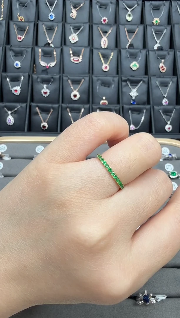 18K金镶嵌戒指祖母绿主石共0.28克拉