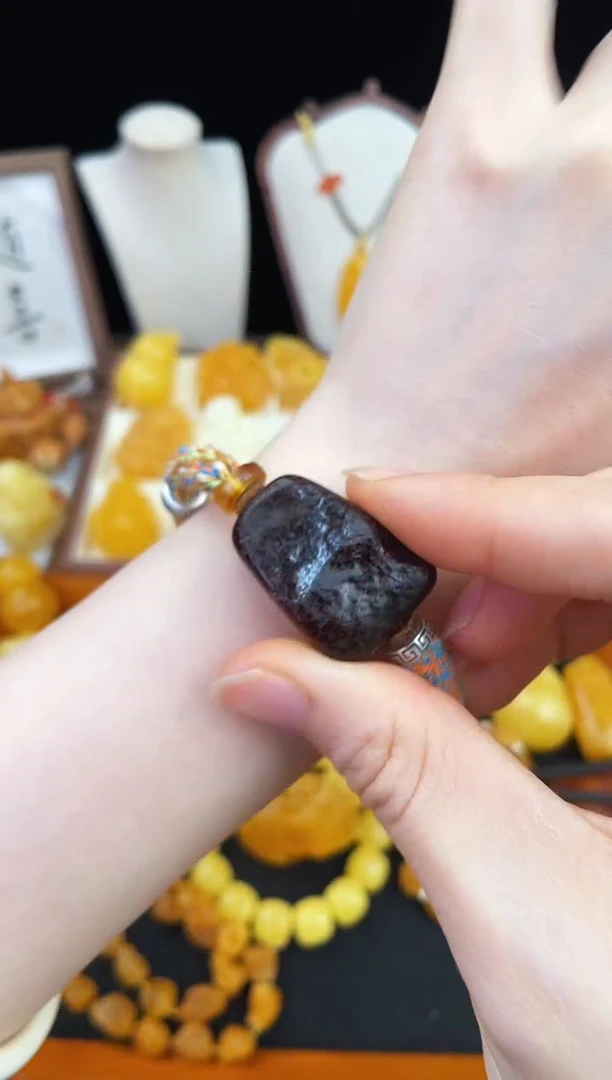 琥珀未镶嵌珠宝奇石柒月