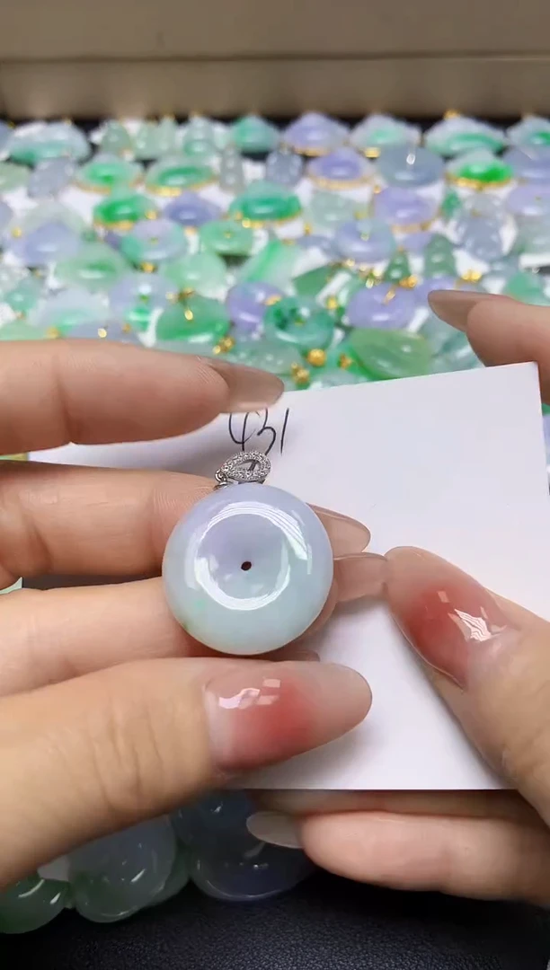 翡翠未镶嵌颈饰 天然缅甸翡翠A货