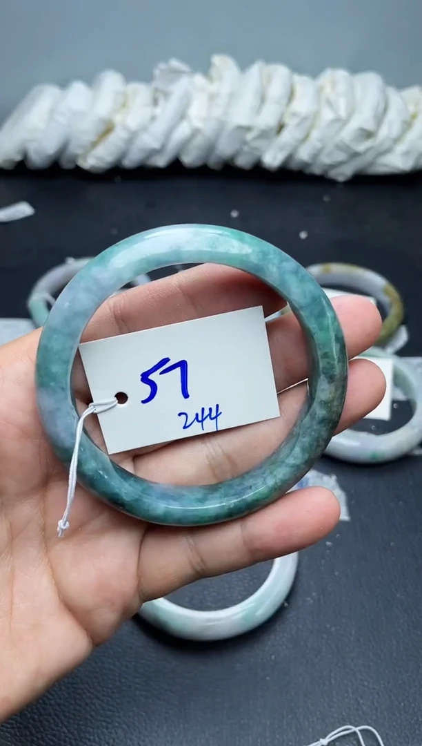 未镶嵌手镯翡翠244
