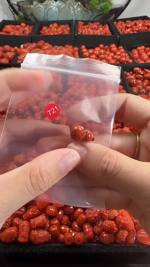 颈饰未镶嵌南红玛瑙1