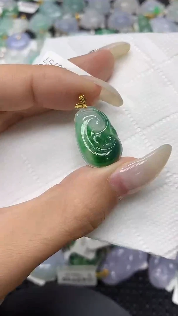 颈饰18K金镶嵌翡翠11111111111