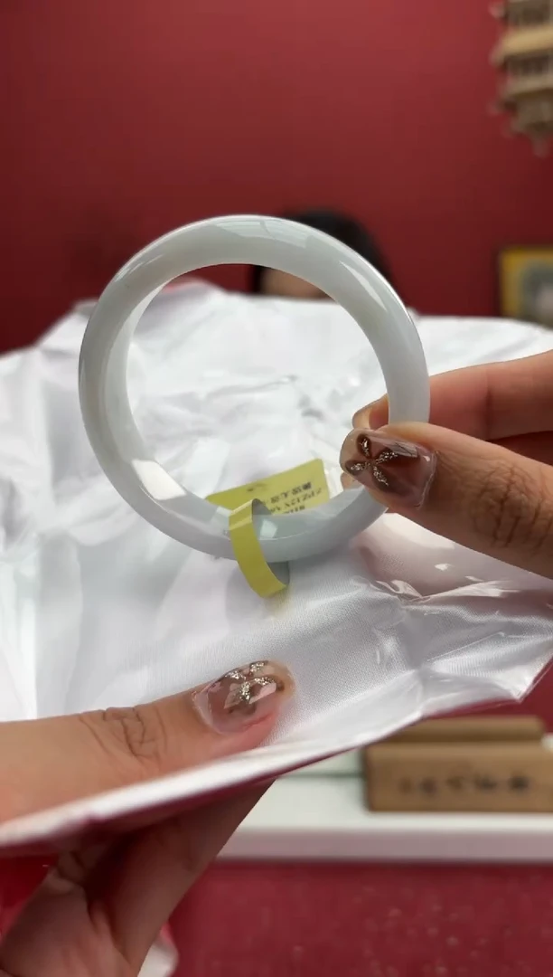 【闪购商品】翡翠手镯未镶嵌14手镯