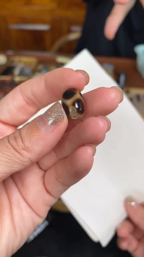 玛瑙/玉髓颈饰未镶嵌黑金兽珠48