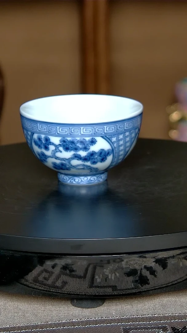 景德镇手工青花岁寒三友鸡心杯