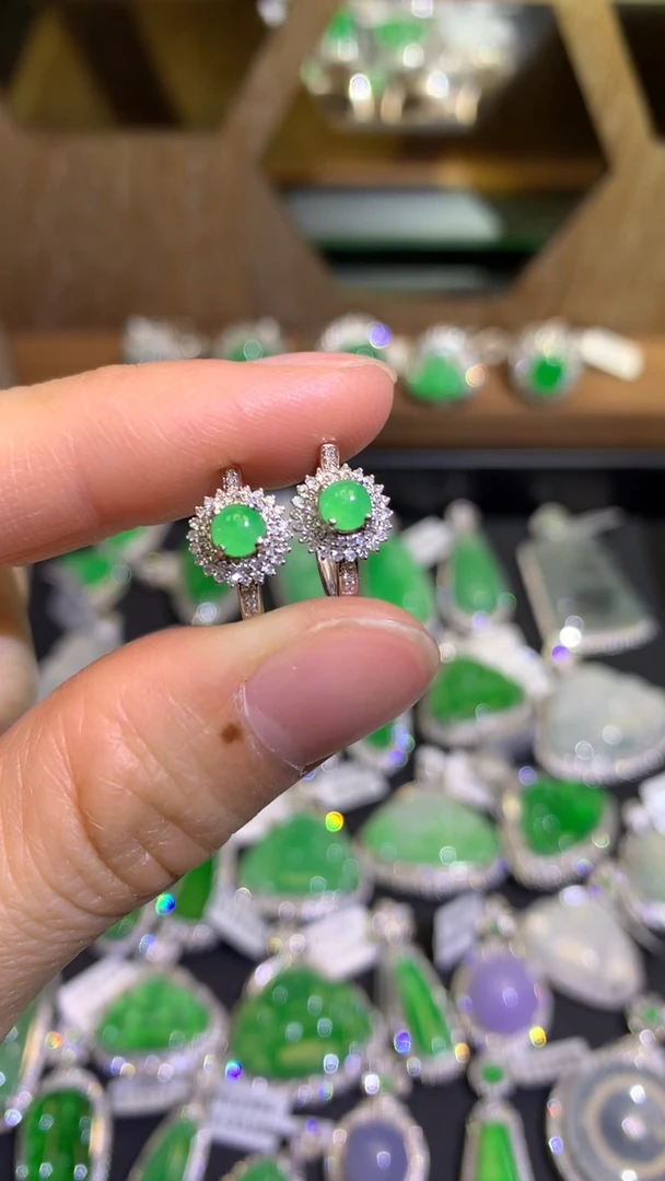 【闪购商品】翡翠耳坠18K金镶嵌耳包