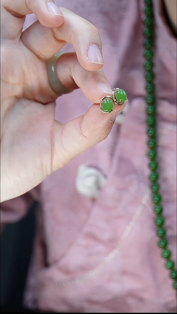 18K金镶嵌和田玉（碧玉）耳饰20