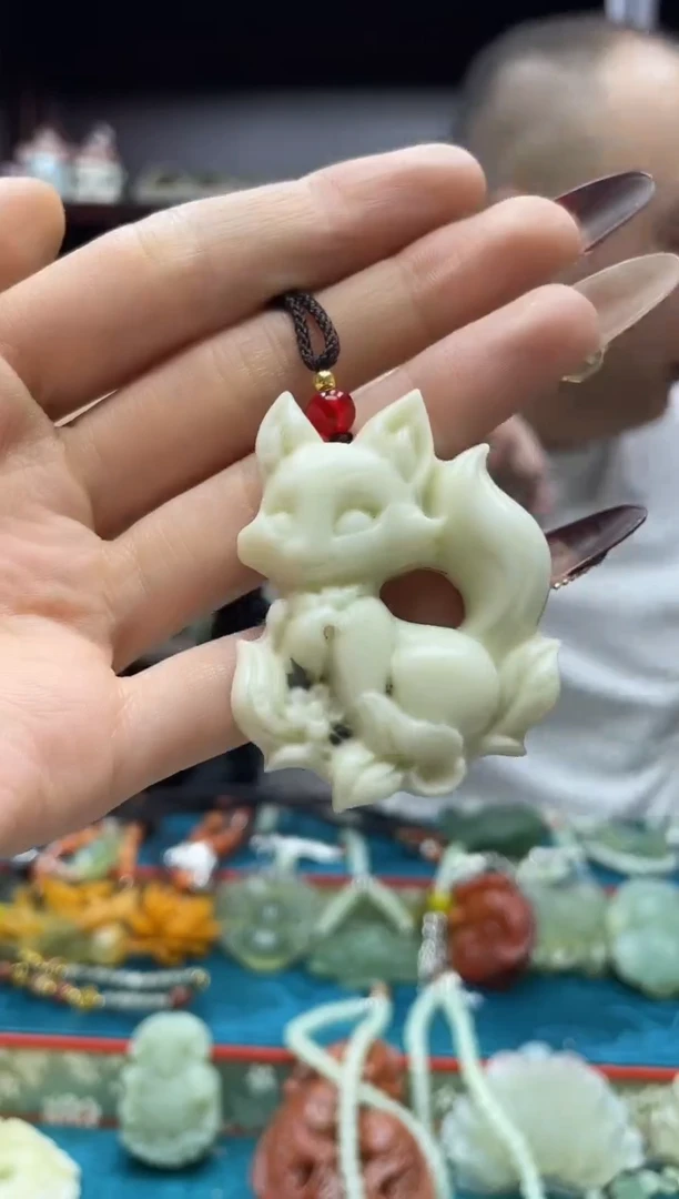 未镶嵌岫玉吊坠·