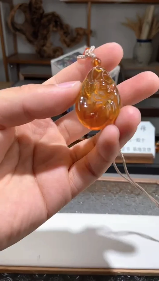琥珀颈饰未镶嵌天使宝宝