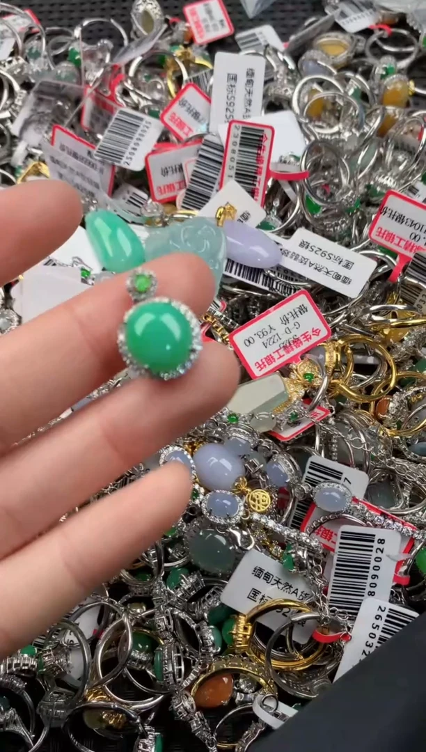 银S925镶嵌戒指翡翠2         3