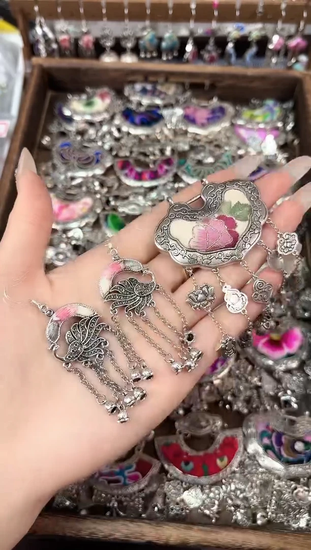 织绣民族风非遗老绣苗银饰品704