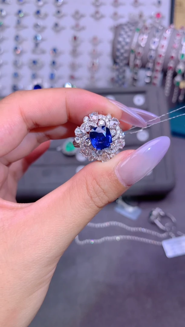 蓝宝石戒指铂Pt950镶嵌3.43CT