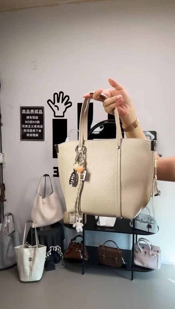 小牛皮（革）彩汐轻奢女包编号：44