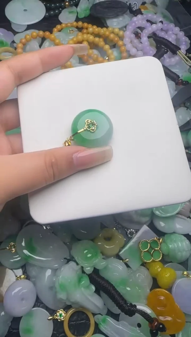 翡翠未镶嵌颈饰天然缅甸翡翠吊坠