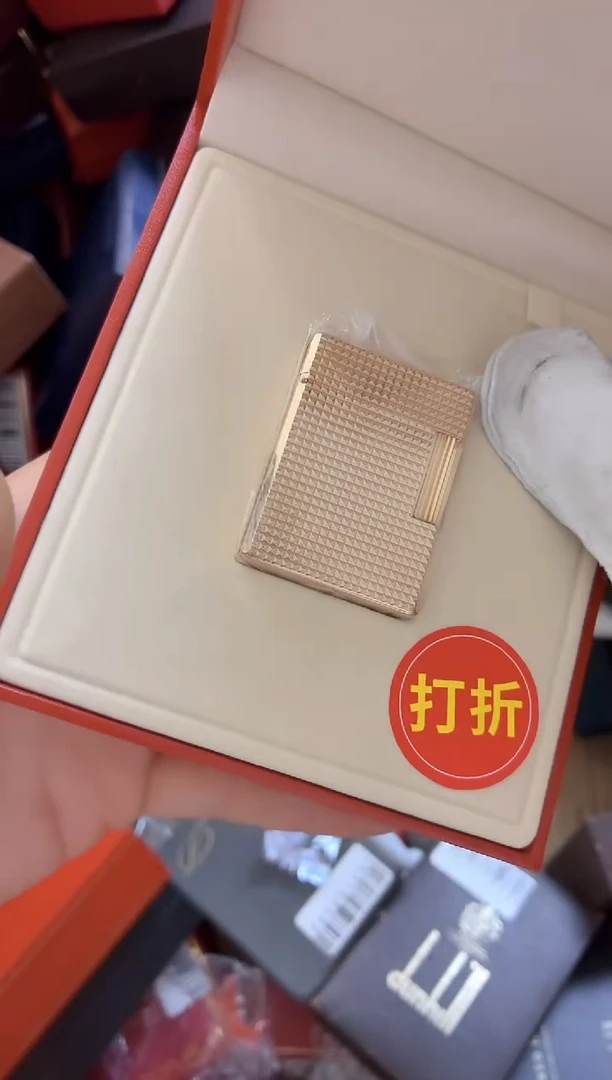 L1小玫瑰金巴黎钉打火机